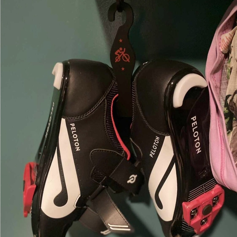 Peloton shoe hooks